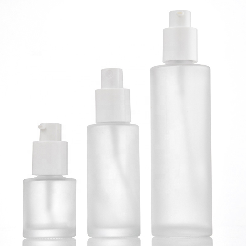Transparent frosted glass spray bottle with bamboo lid