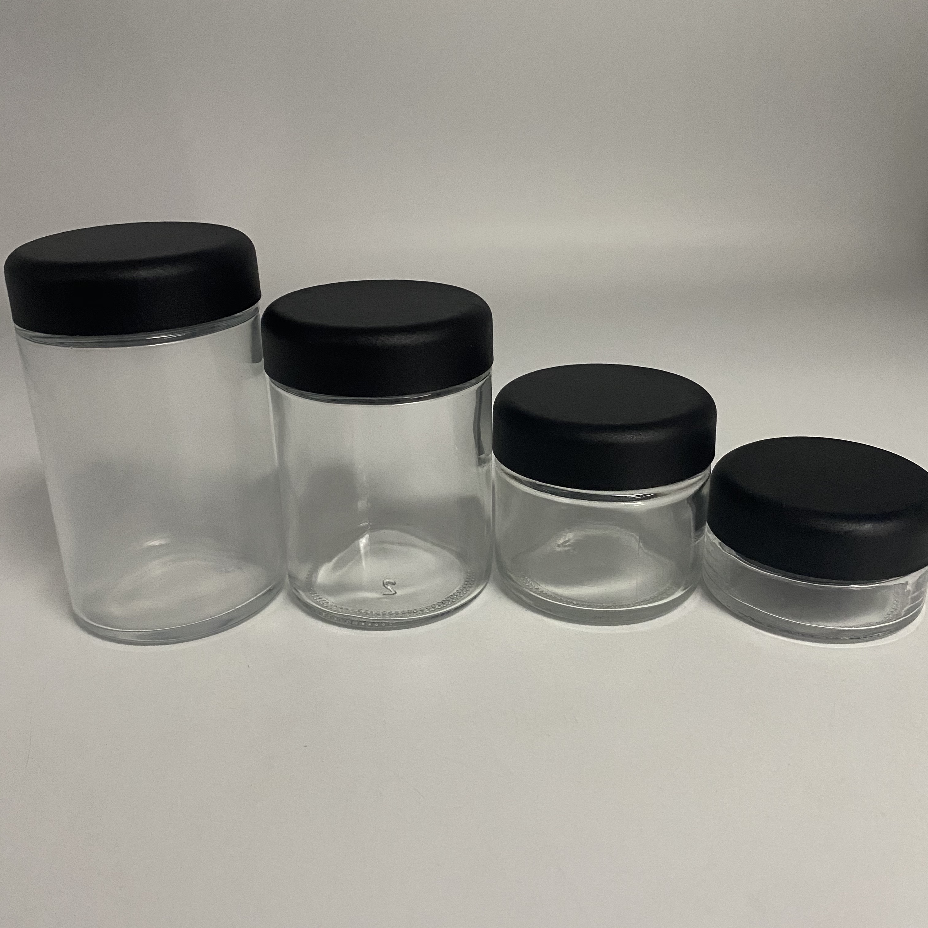 Transparent sealed glass storage tank for tobacco and herbs