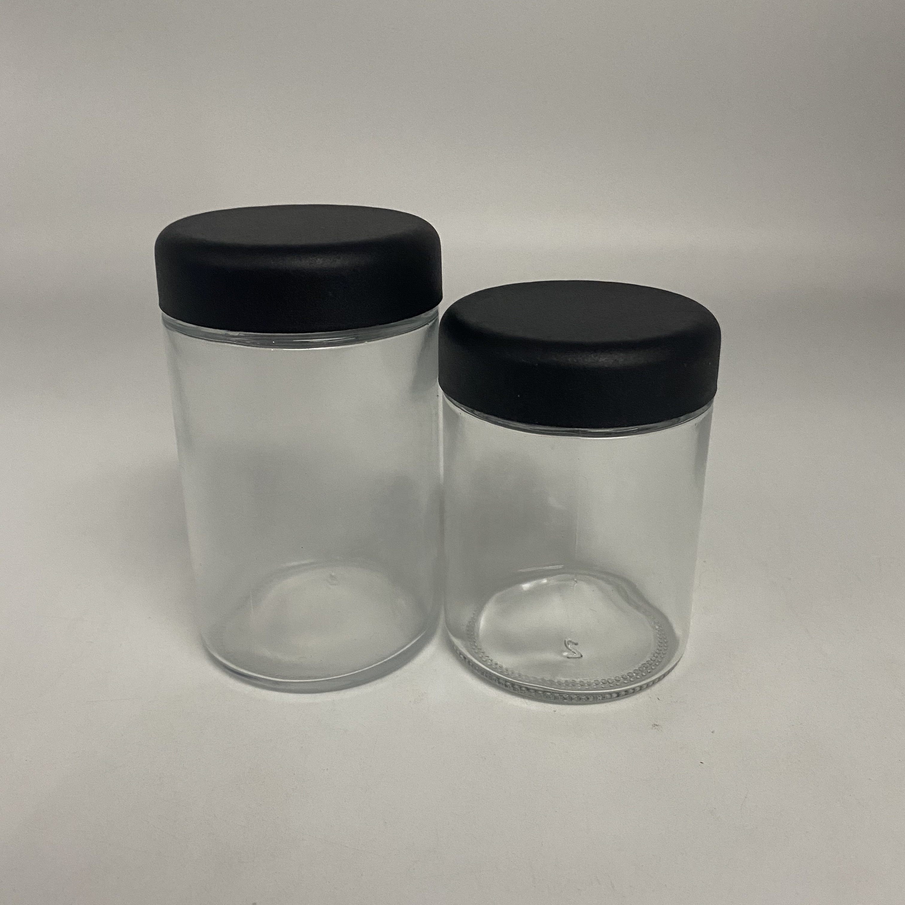 Transparent sealed glass storage tank for tobacco and herbs