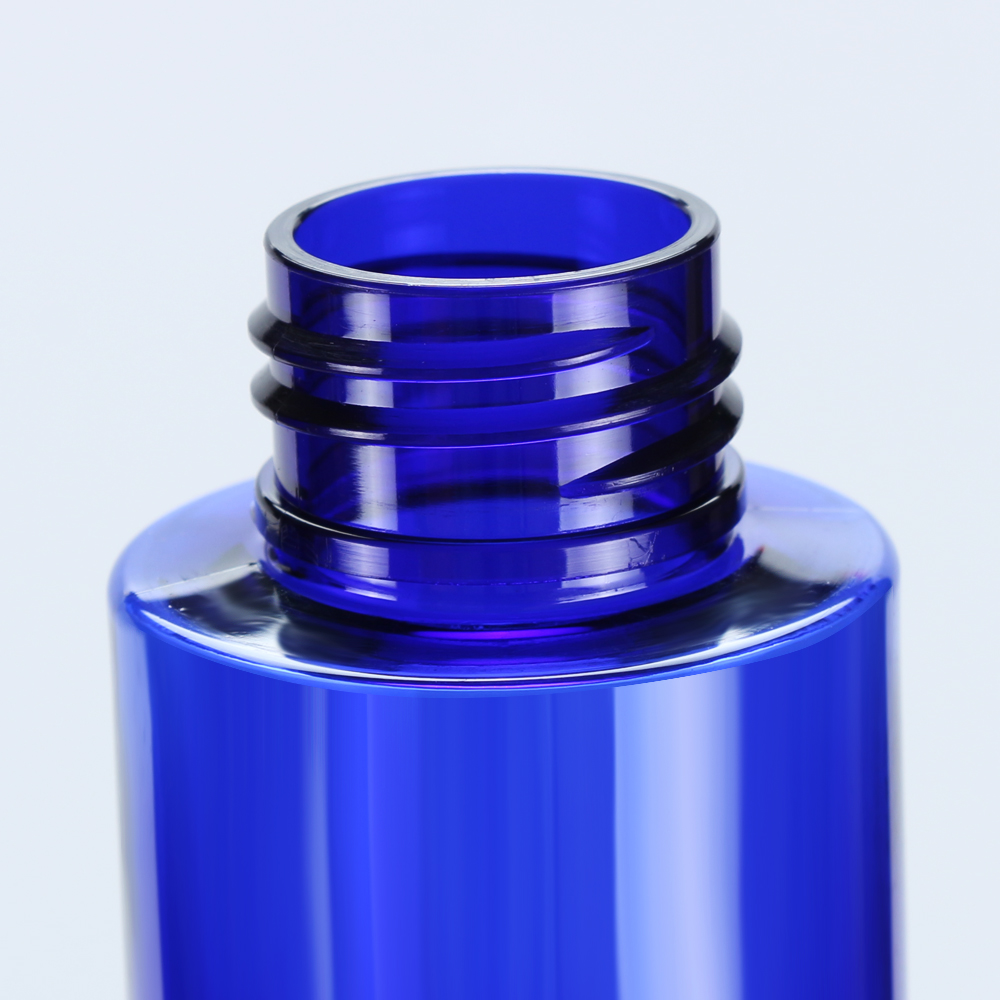 Trigger spray cleaning / plastic water bottles