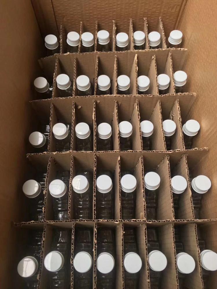 Unique 70ml 100ml Maple Leaf Shaped Glass Bottle Glass Beverage Bottle Dark Rum bottle with Screw Cap