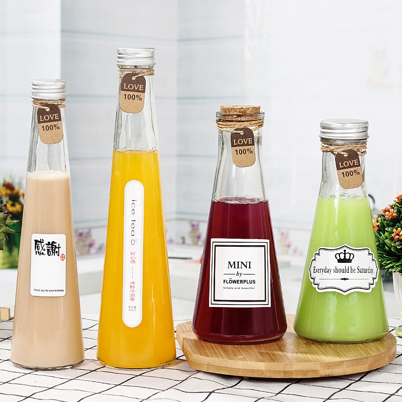 Unique Bulk Empty Elegant Cold Pressing Juice Fresh Juice Pyramid Glass Milk Tea Juice Bottle