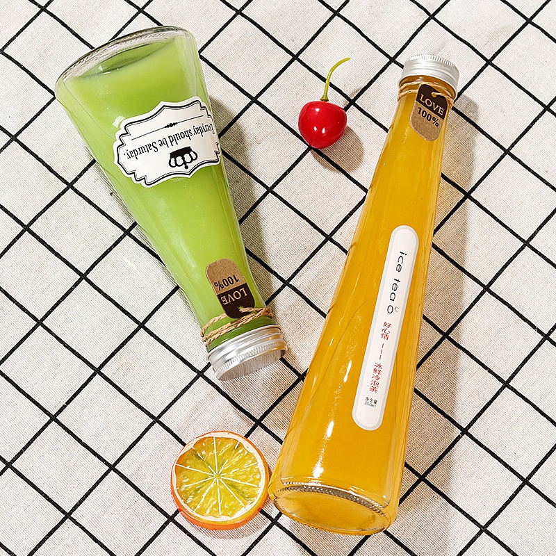 Unique Bulk Empty Elegant Cold Pressing Juice Fresh Juice Pyramid Glass Milk Tea Juice Bottle