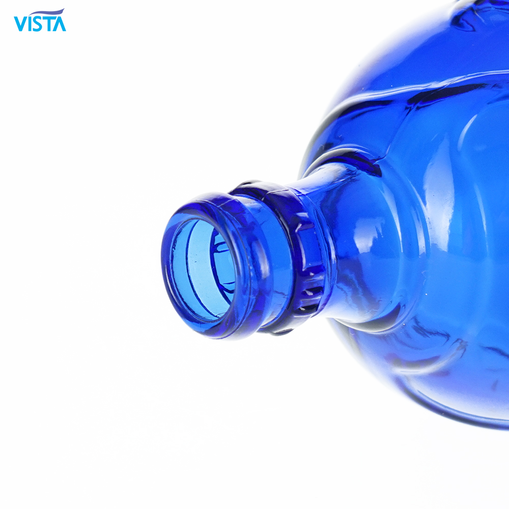 Unique Creative Empty Gourd-shaped 750ml Glass Wine Bottle Special Appearance Glass Bottle For Liquor with guala top