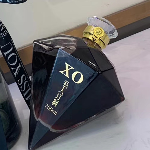 Unique Luxury 500ml 700ml Diamond Shape Vodka Whiskey Liquor Wine Glass Bottle