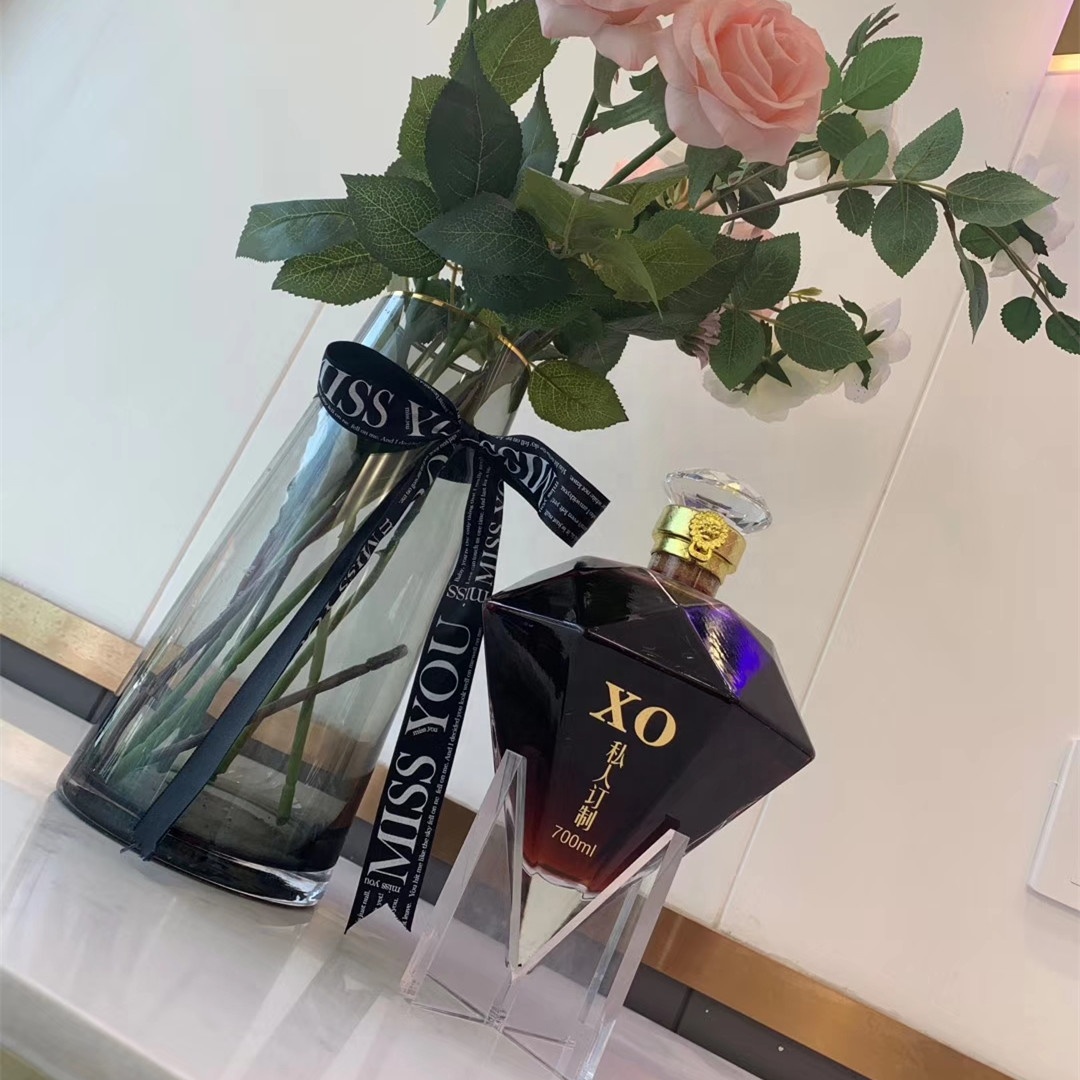 Unique Luxury 500ml 700ml Diamond Shape Vodka Whiskey Liquor Wine Glass Bottle
