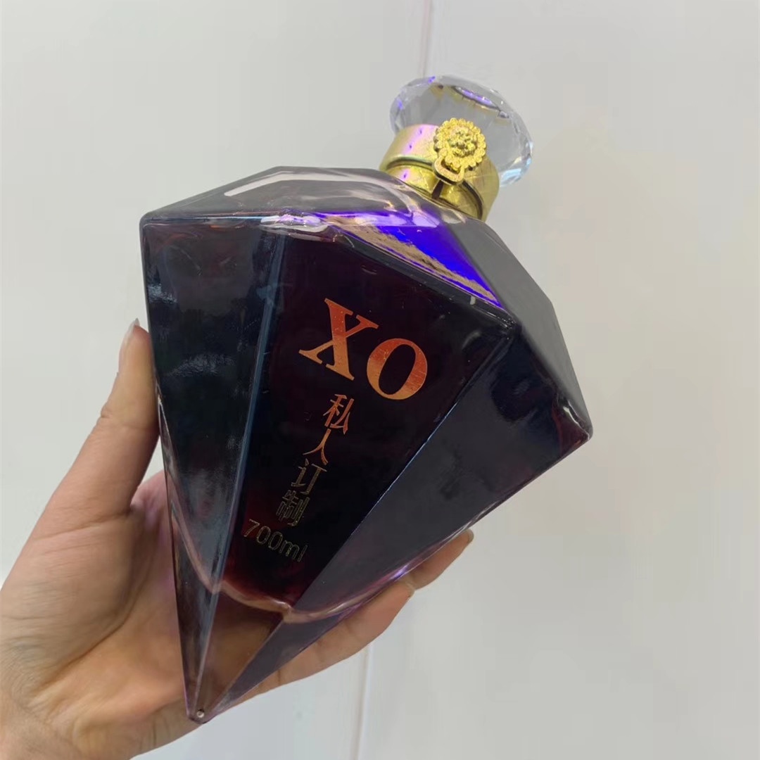 Unique Luxury 500ml 700ml Diamond Shape Vodka Whiskey Liquor Wine Glass Bottle