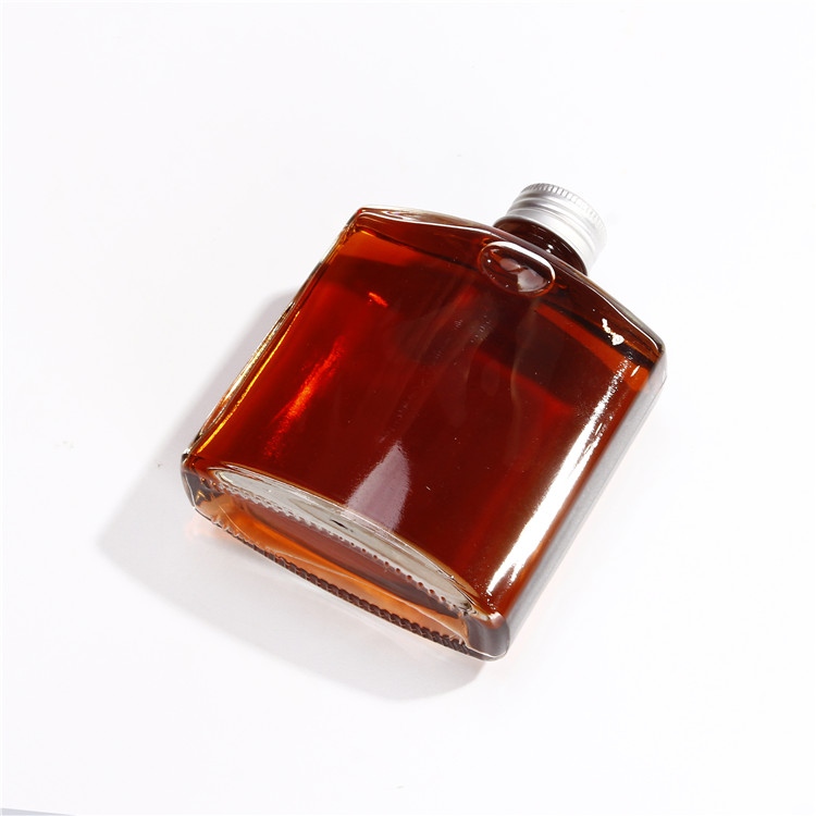 Vanjoin 200ml Flat Square Clear Wine Glass Bottle Flask Glass Bottles with Logo Printing and Metal Lid