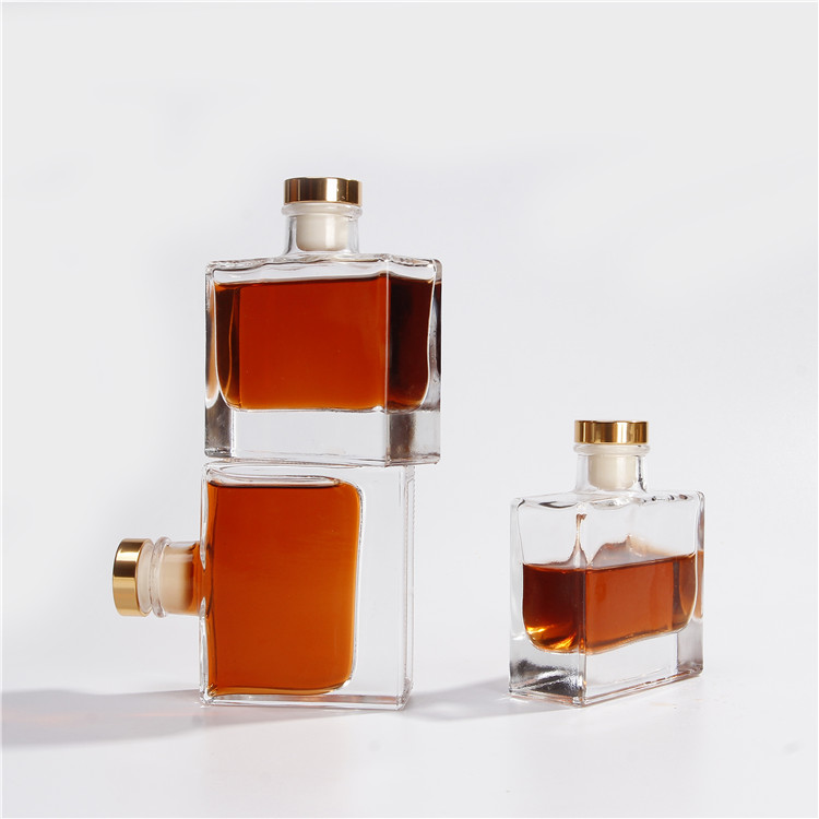 Vanjoin 200ml Short Glass Bottles Thick Clear Whisky Tequila Rakija Drink Flat Square Liquor Glass Bottle With Stopper Cork