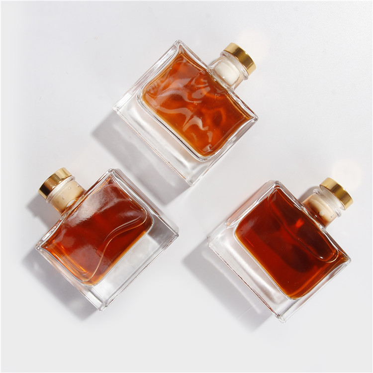 Vanjoin 200ml Short Glass Bottles Thick Clear Whisky Tequila Rakija Drink Flat Square Liquor Glass Bottle With Stopper Cork