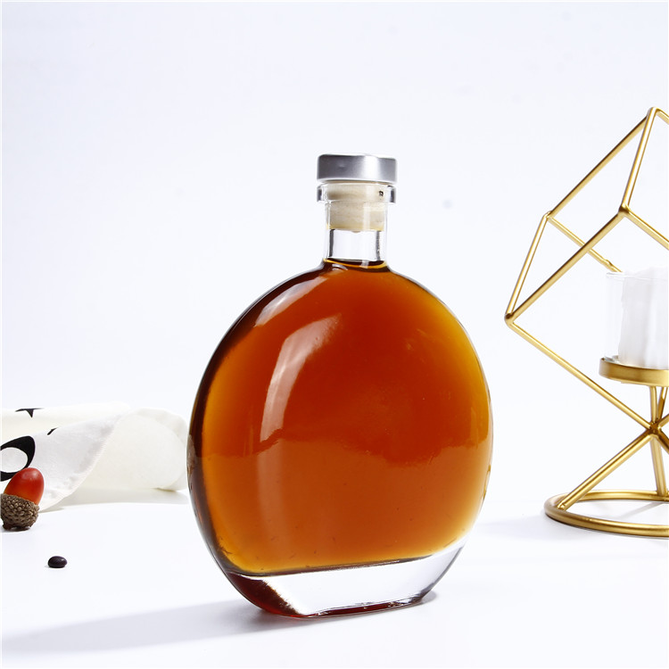 Vanjoin Liquor Glass Bottles Rum Tequila Rakija Mezcal Flat Round Shape 250ml 500ml Vodka Gin Glass Bottle With Cork Lid