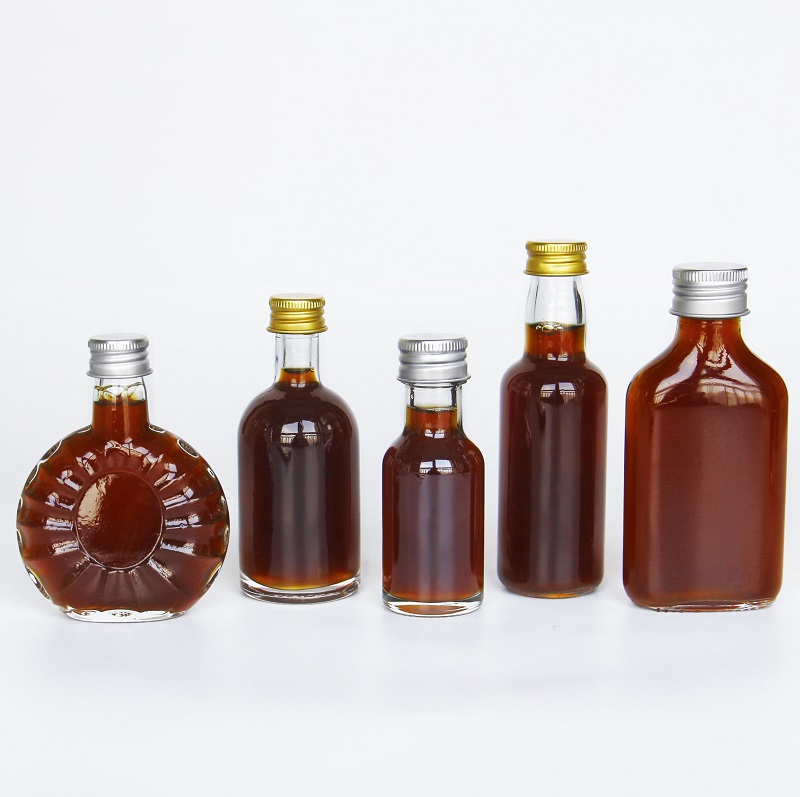 Vanjoin Small Liquor Bottle 1 oz 30 ml 2 oz 60 ml Mini Shot Pressed Sip Drink Juice Glass Bottles with Screw Lid