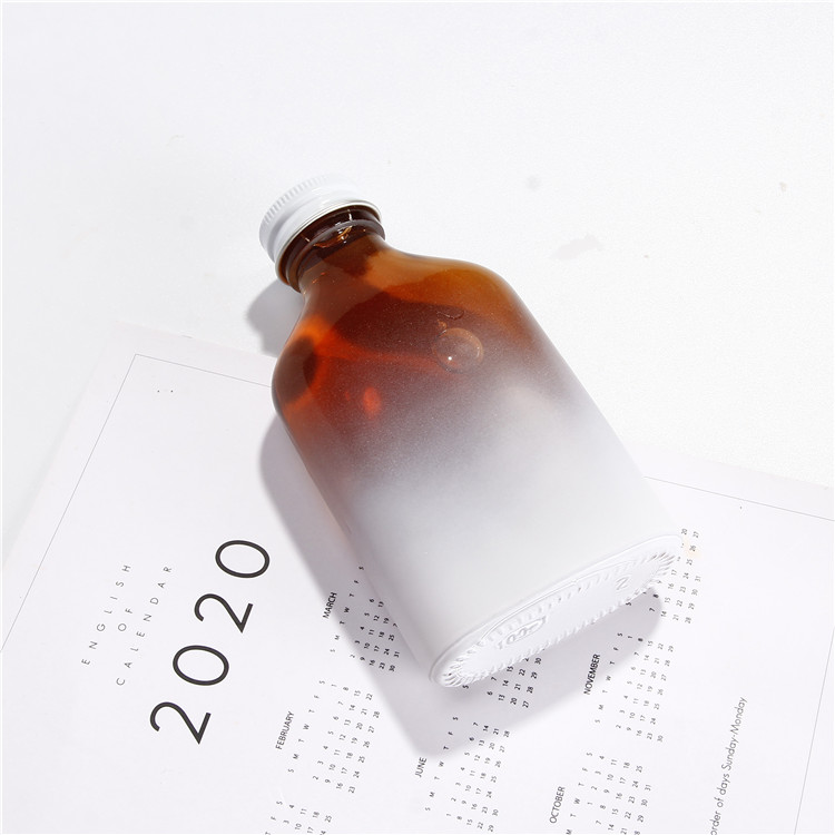 Vanjoin customized logo printing gradient black color spray flask glass bottle flat 200 ml drinking bottles with lid