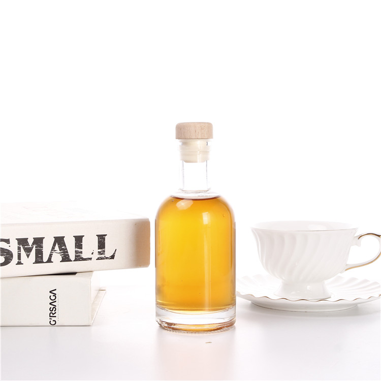 Vanjoin wholesale Empty Clear 100ml 375ml 500ml 750ml Glass Vodka Whisky Liquor Bottles With Cork