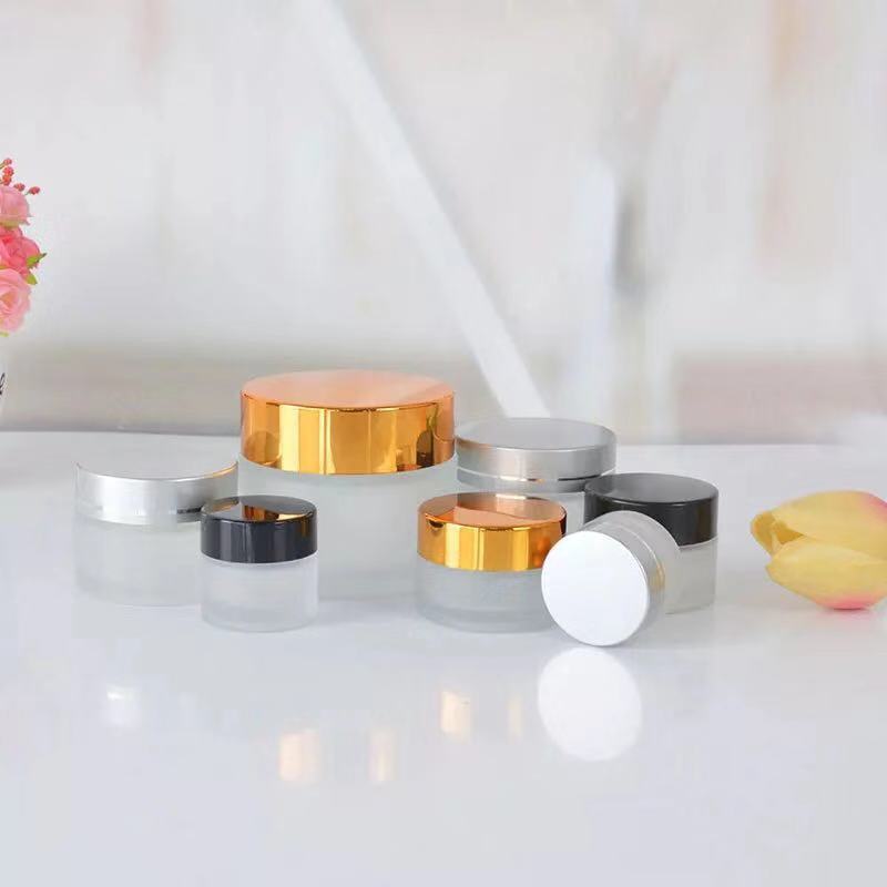 Various shapes and customizable cosmetic glass bottles