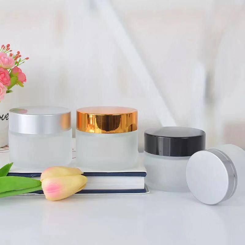 Various shapes and customizable cosmetic glass bottles