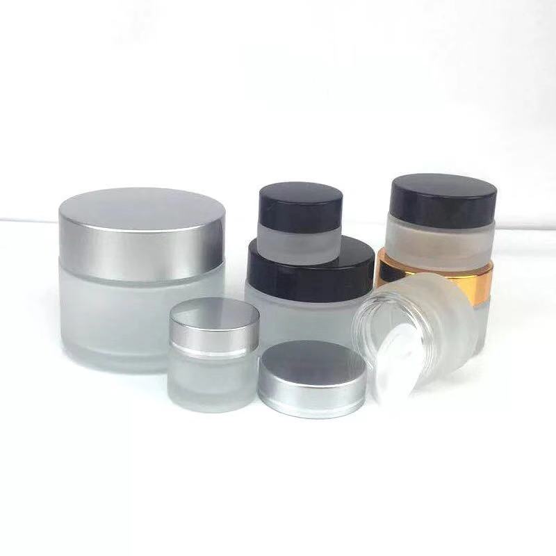 Various shapes and customizable cosmetic glass bottles