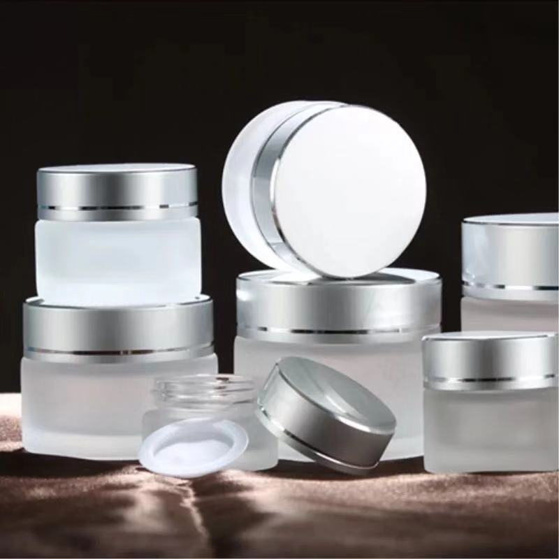 Various shapes and customizable cosmetic glass bottles