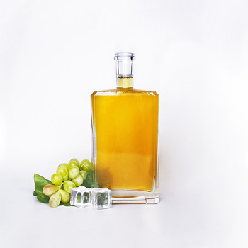 Whiskey Decanter Square Hand-Blown Glass Container 750ml Spirit Bottle