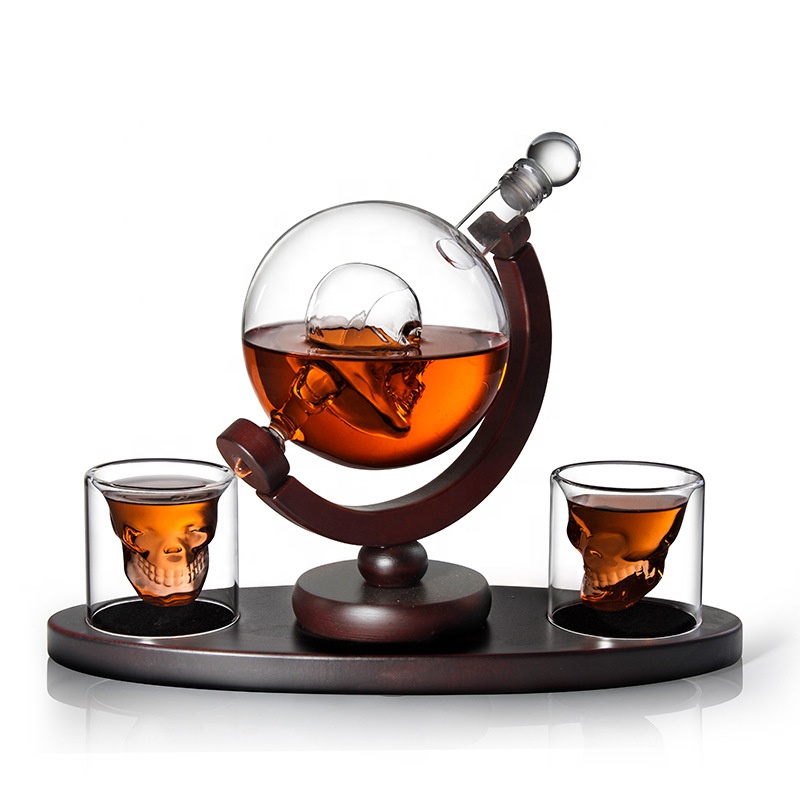 Whiskey Decanter skull Set with 2 skull Glasses for Liquor Bourbon Vodka Skull Decanter 800ml