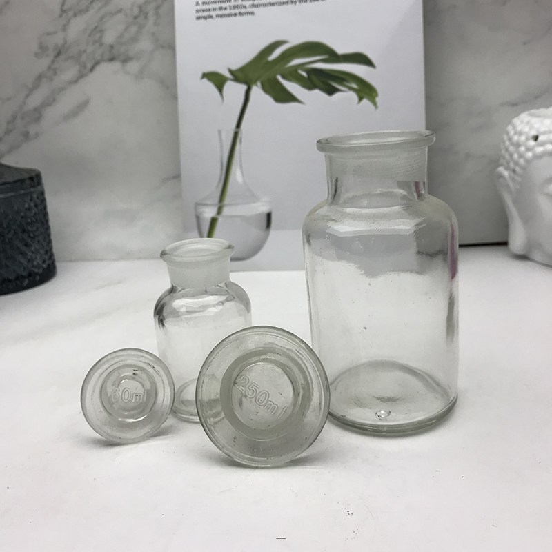 White wide mouth jar 60ml sealed small vials