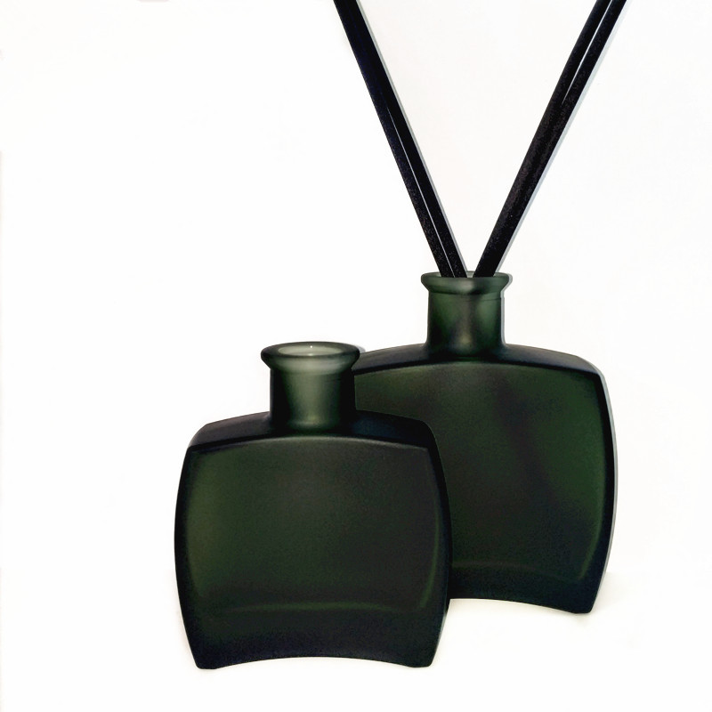Wholesale 100/200ml home empty glass reed diffuser bottle