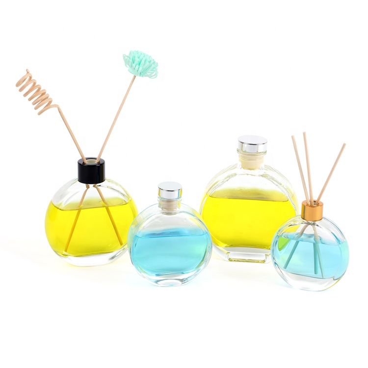 Wholesale 100ml 150ml 200ml clear flat round reed diffuser glass bottle for decoration