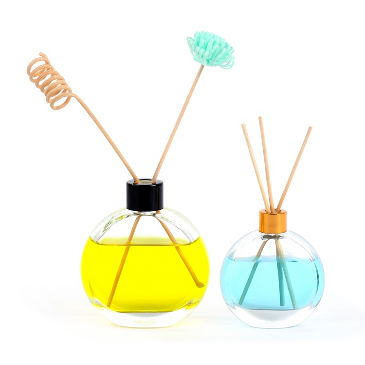 Wholesale 100ml 150ml 200ml clear flat round reed diffuser glass bottle for decoration