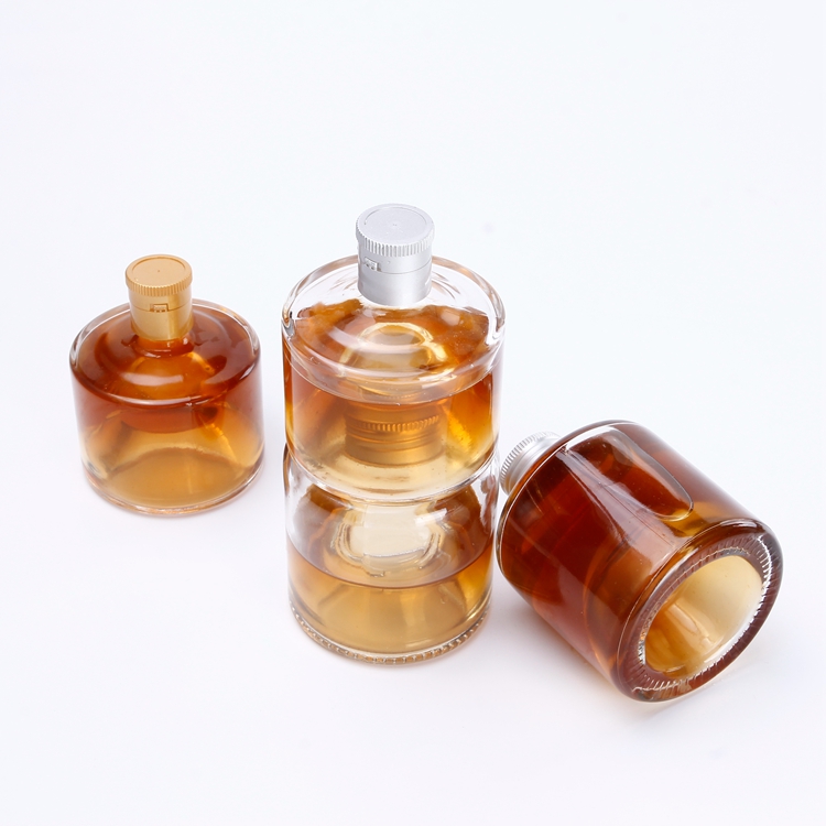 Wholesale 100ml 200ml 350ml Custom Unique Odd-Shaped Stackable New Collapsible Beverage Mini Wine Whisky and Juice Glass Bottle