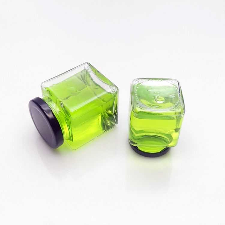 Wholesale 100ml 200ml square glass storage jar with sealed metal lid for honey jam cookies