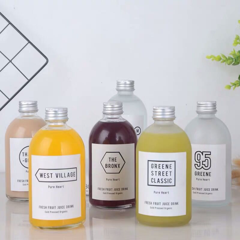 Wholesale 100ml 280 ml 350 ml 500ml Transparent or Matte New style glass Beverage Juice drink bottle