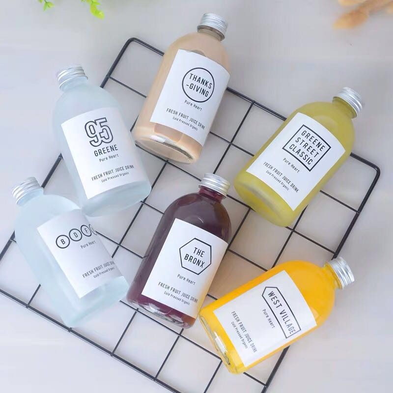 Wholesale 100ml 280 ml 350 ml 500ml Transparent or Matte New style glass Beverage Juice drink bottle