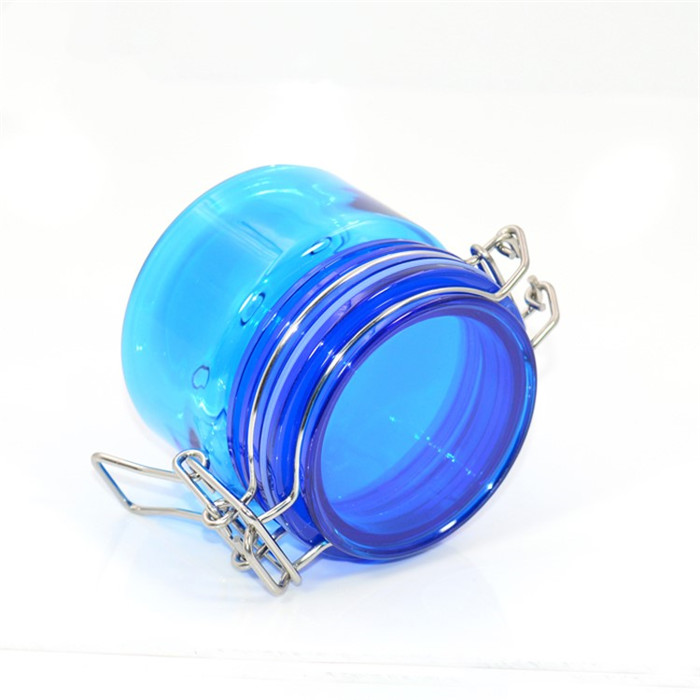 Wholesale 100ml free sample airtight plastic cream candle jar wood lid with metal clip top