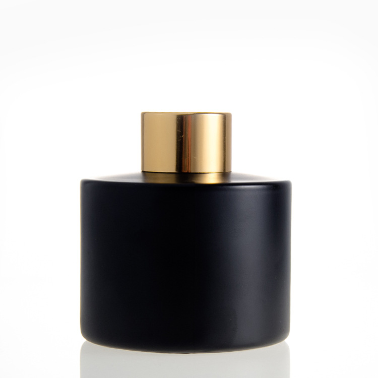 Wholesale 100ml matte black reed diffuser glass bottle with cap