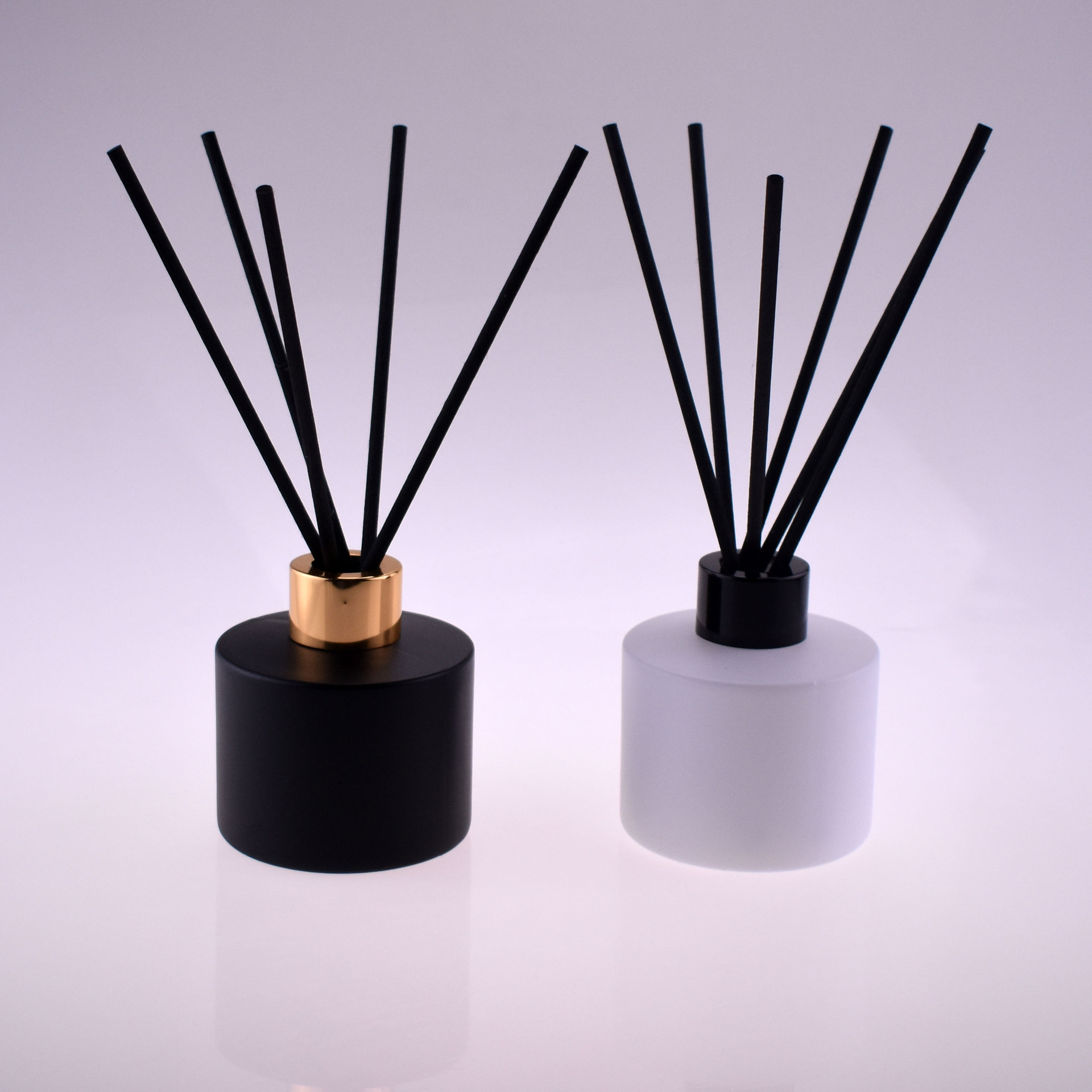 Wholesale 100ml matte black reed diffuser glass bottle with cap