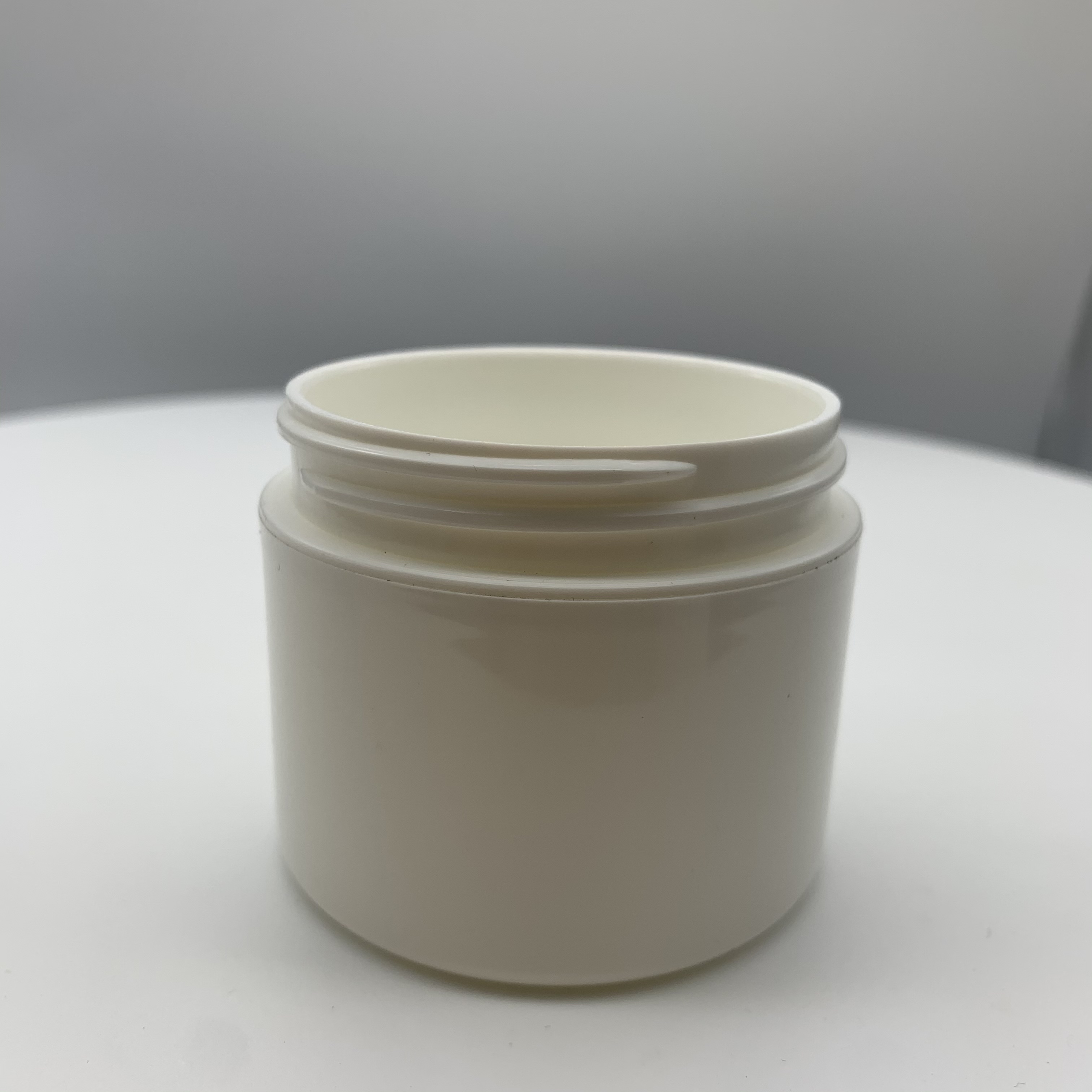 Wholesale 120g White Round Double Wall PP Face Cream Jar Cosmetic Container With Plastic Dome Unlined Cap
