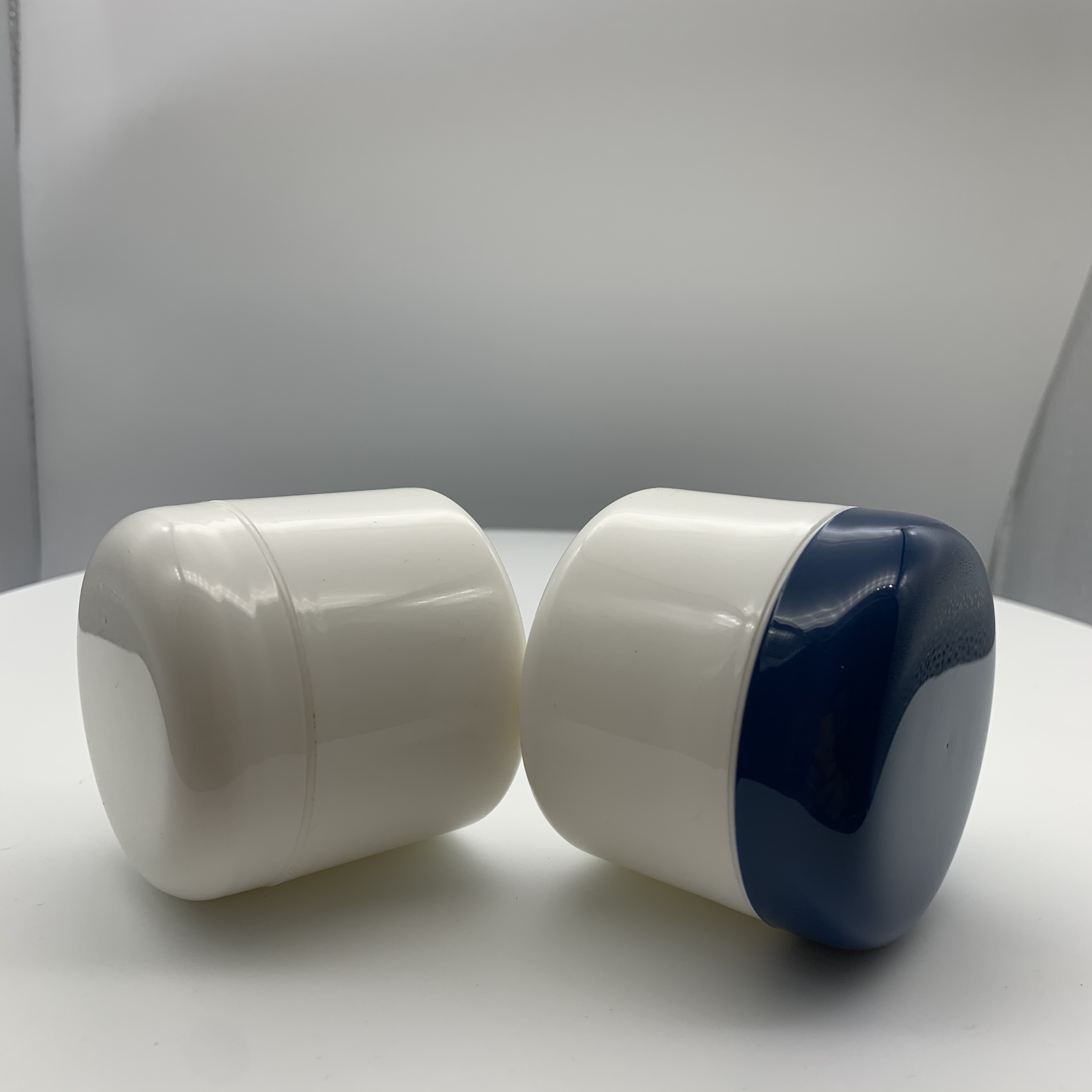 Wholesale 120g White Round Double Wall PP Face Cream Jar Cosmetic Container With Plastic Dome Unlined Cap