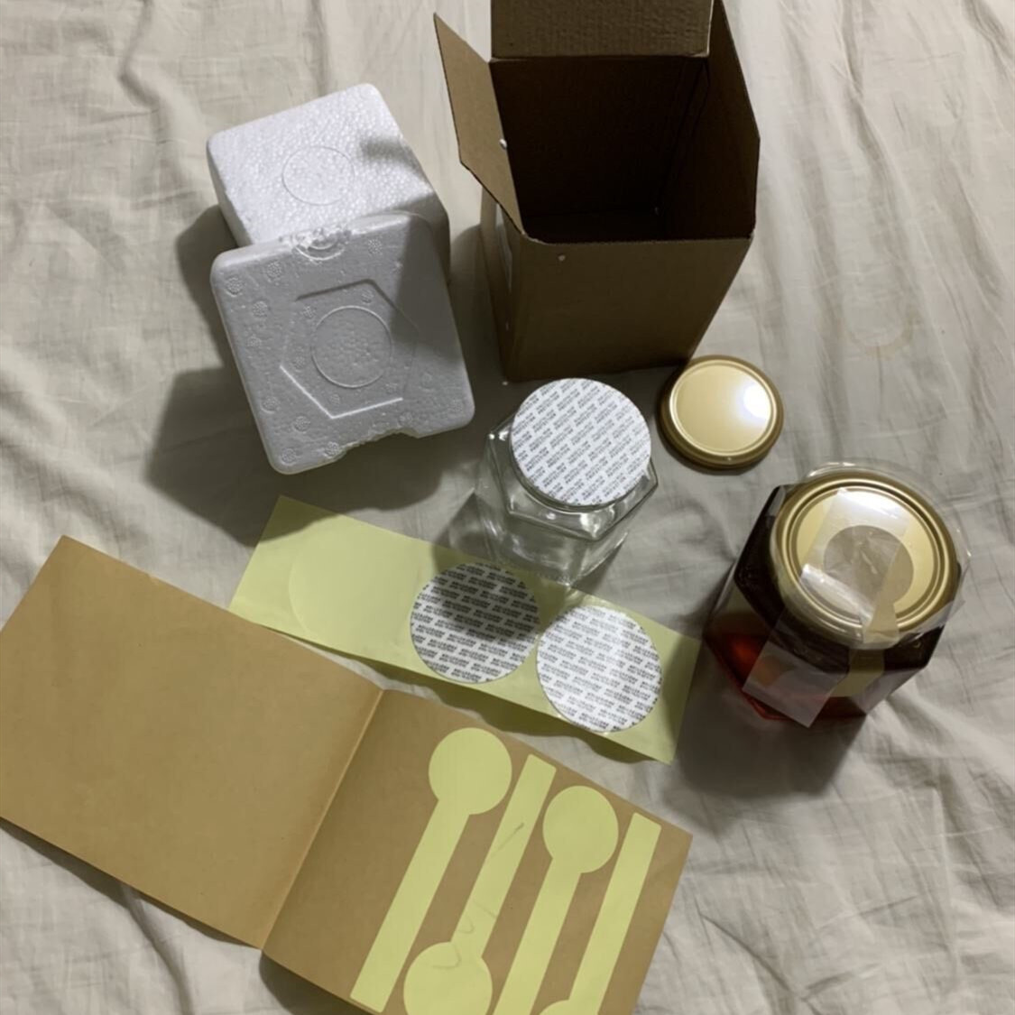 Wholesale 180ml 380ml 730ml hexagonal food honey jar with hard foam cork