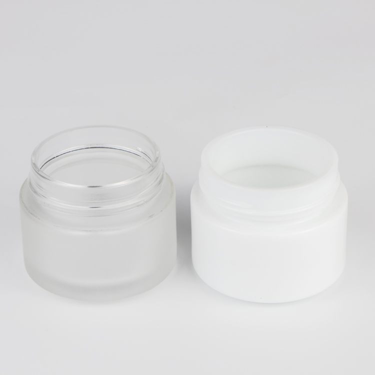 Wholesale 20 g 1oz 1.7oz thick wall empty white ceramic cosmetic container round glass jar with plastic bamboo lid