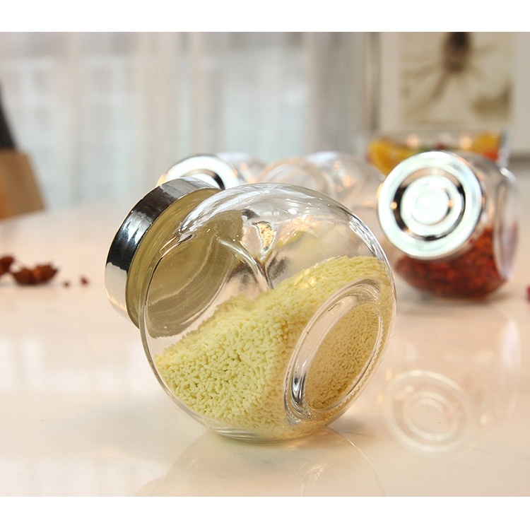 Wholesale 200ml 7oz Mini Kitchen Storage Clear Round Spice Glass Jar with Sealed Metal Lid