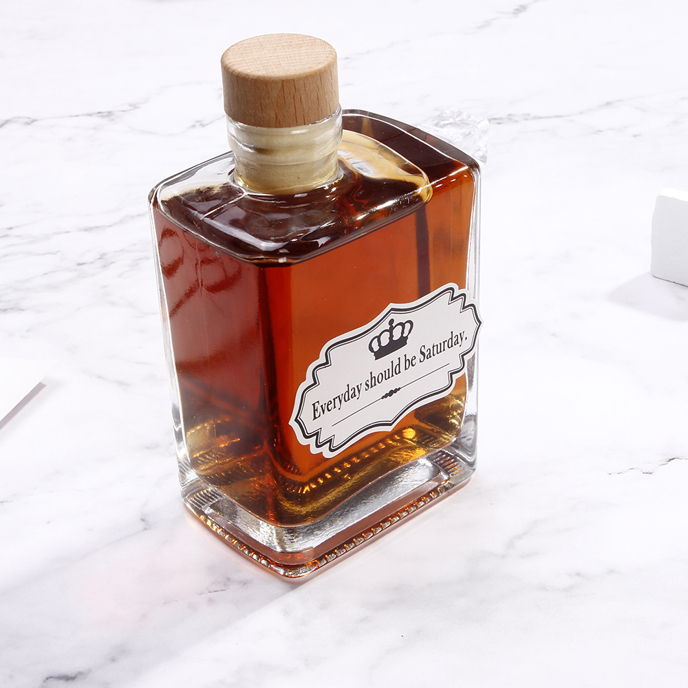 Wholesale 200ml Square Glass Bottles Empty Glass Whisky Vodka Liquor Cork Top Bottle For Cold Brew Coffee
