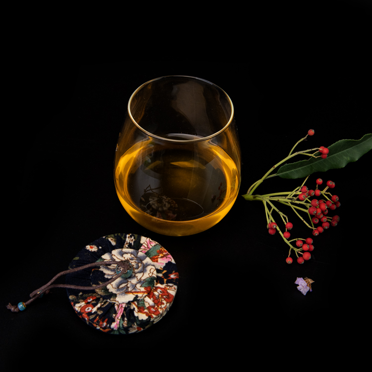 Wholesale 2019 hot sale round shape high borosilicate air tight glass storage jar with lid for dry tea leaves