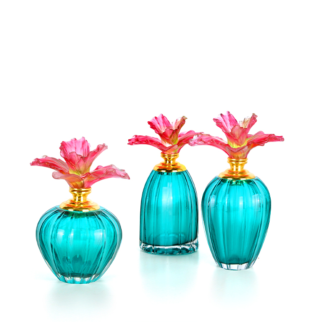 Wholesale 2021 new design luxurious prefume bottles