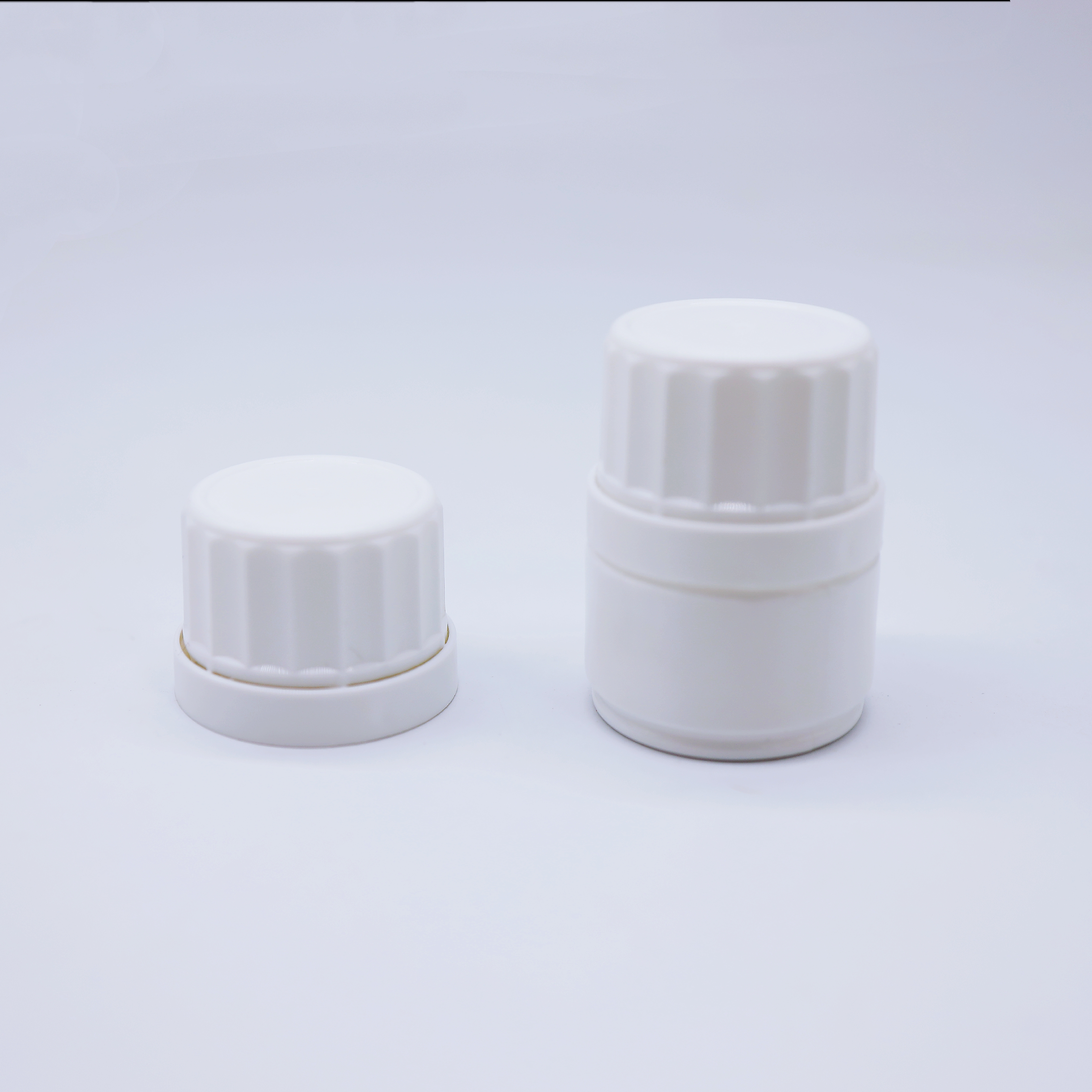 Wholesale 20ML mini plastic medicine bottle PE Empty container for pill tablets capsules