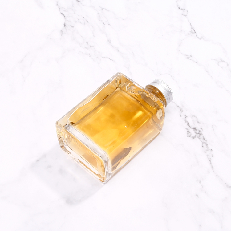 Wholesale 250ml Flat Glass Liquor Bottle With Aluminium Screw Sealing Cap For Wine coffee Juice