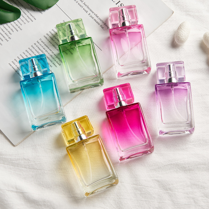 Wholesale 30 ML Square Shape Hot Selling Customized Logo Gradient Refillable Decorative Empty Glass Spray Perfume Bottles