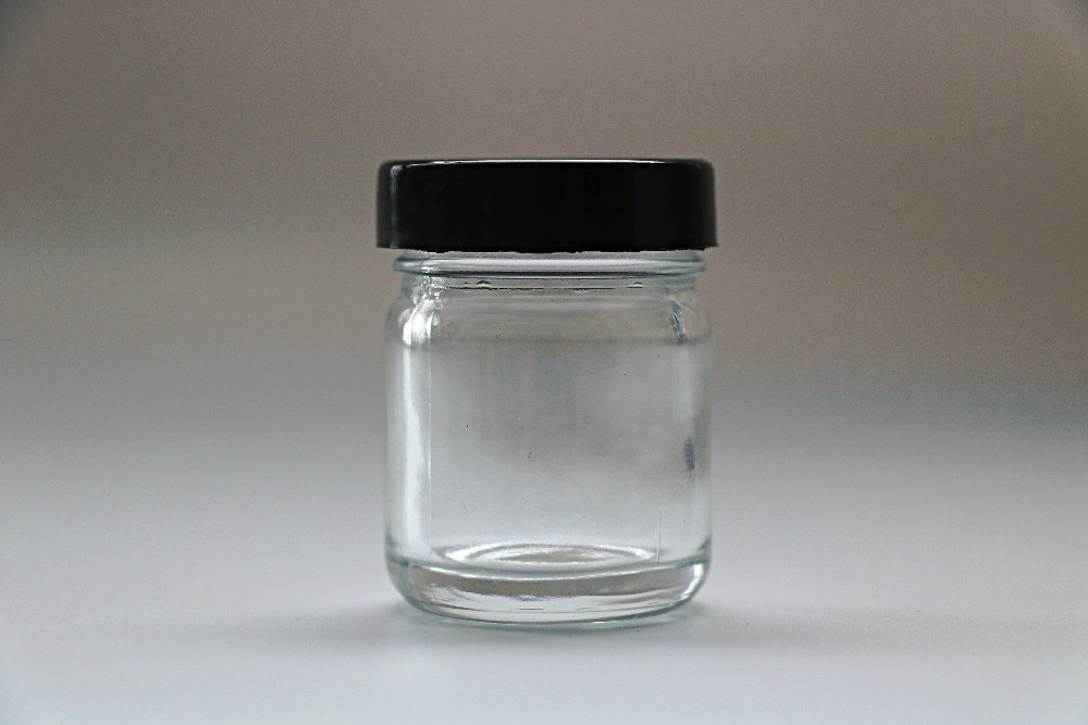 Wholesale 30g 50g 100g cream jar with plastic screw cap small round glass jar round transparent glass jar with lid