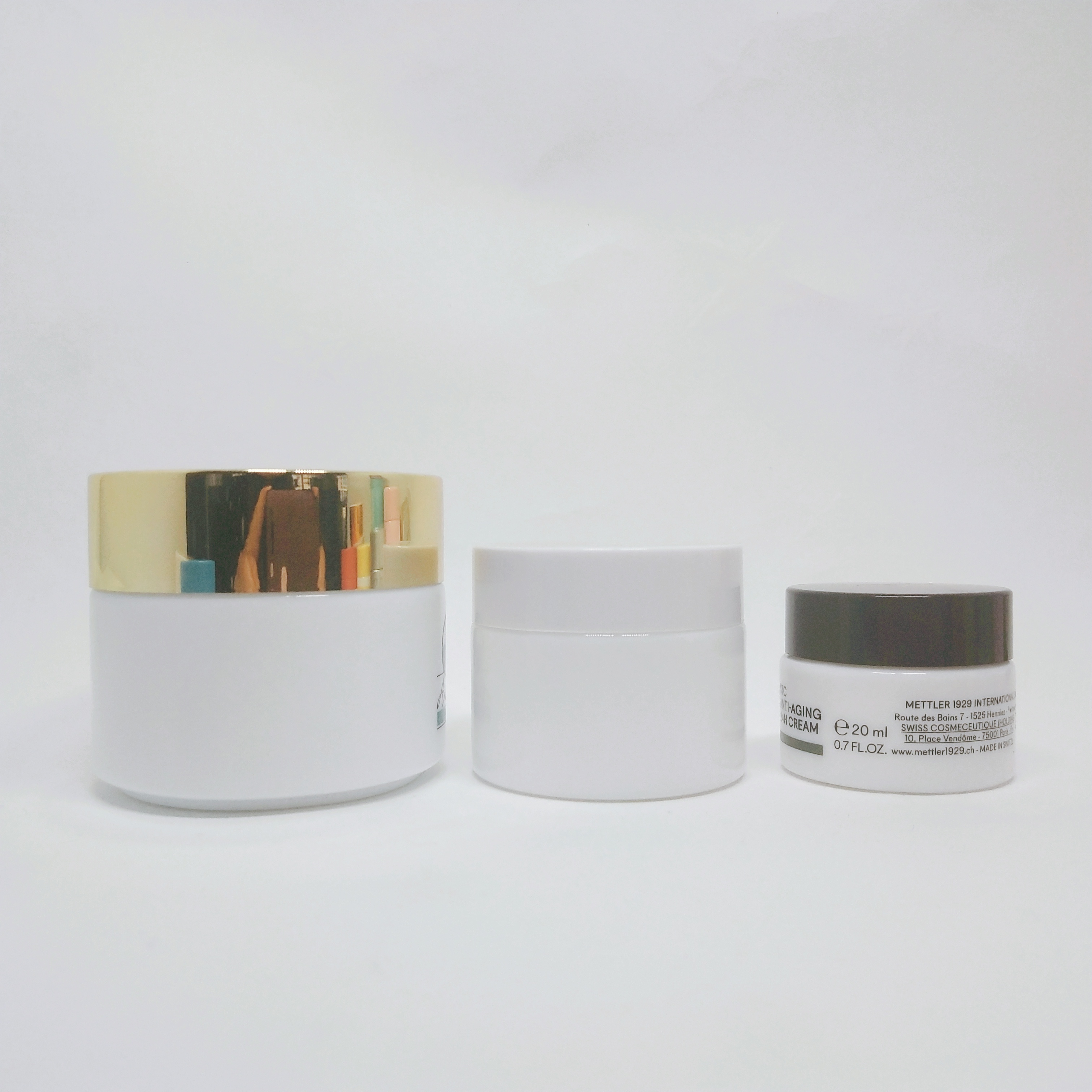 Wholesale 30g Cheap Glass White porcelain jars with white Lid