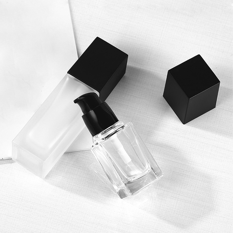 Wholesale 30ml 1oz frosted square lotion bottle cosmetic glass bottle with black lid