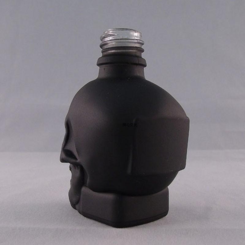 Wholesale 30ml/60ml/120ml Black Skull Empty Essential Oil Bottle with Dropper